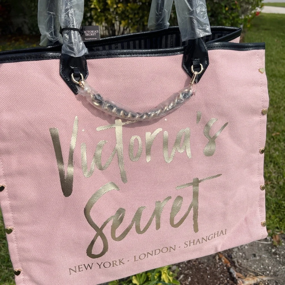 VICTORIA SECRET Gold Chain Leather Black Handle Tote In Pink/Gold - Picture 2 of 9